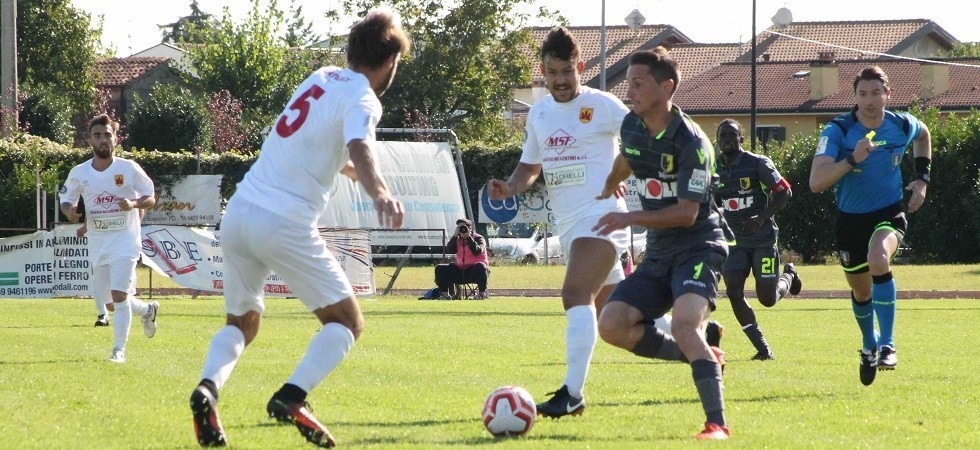 Foto di Carmelo Ossanna Il Trento espugna Este e centra la terza vittoria consecutiva